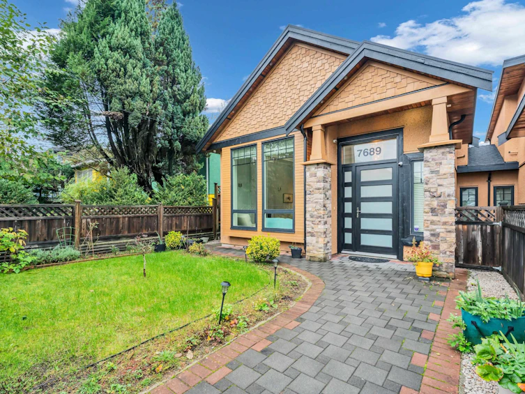 7689 Rosewood Street, Burnaby, BC, V5E 2G8 - 2