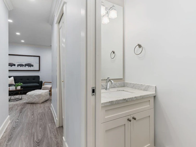 344 E 8th Street, North Vancouver, BC, V7L 1Z3 - 23