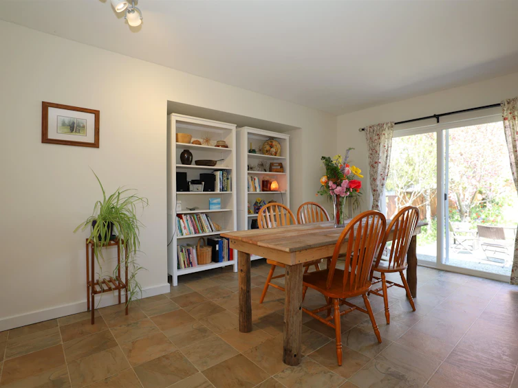 6330 Oracle Road, Sechelt, BC, V0N 3A7 - 10