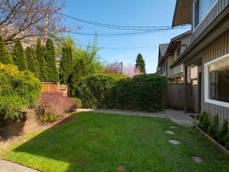 928-930 E 14th Avenue, Vancouver, BC, V5T 2N8 - 2