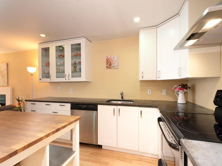 928-930 E 14th Avenue, Vancouver, BC, V5T 2N8 - 22