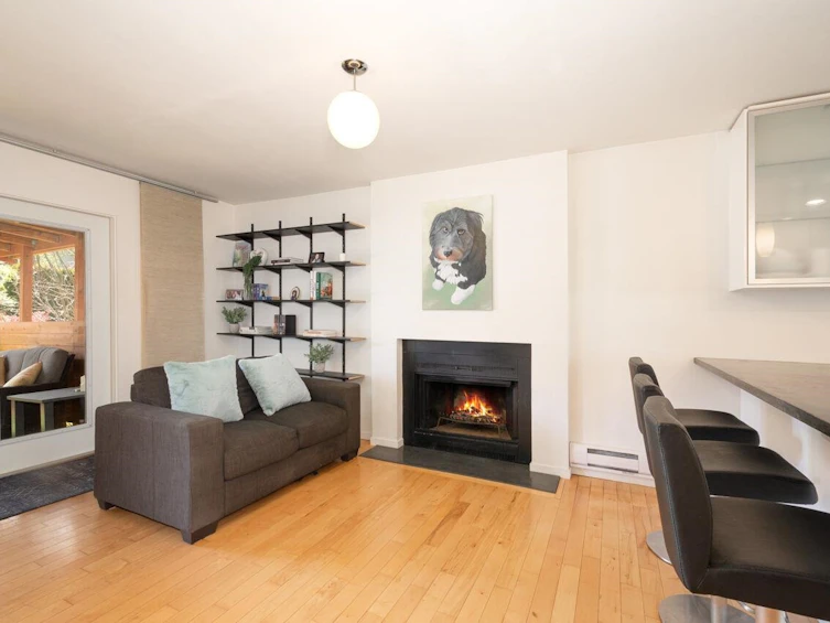 928-930 E 14th Avenue, Vancouver, BC, V5T 2N8 - 10