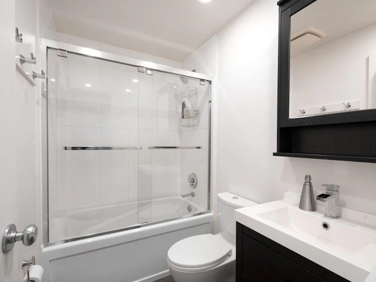 928-930 E 14th Avenue, Vancouver, BC, V5T 2N8 - 18