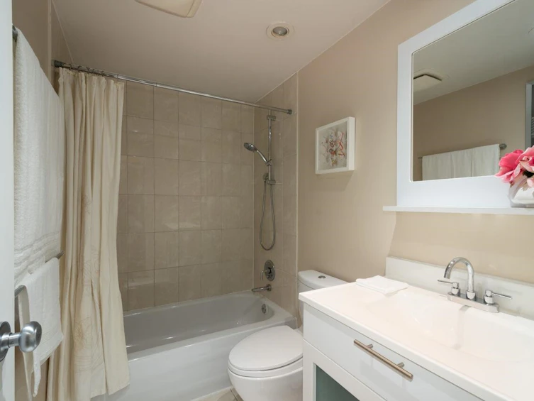 928-930 E 14th Avenue, Vancouver, BC, V5T 2N8 - 29