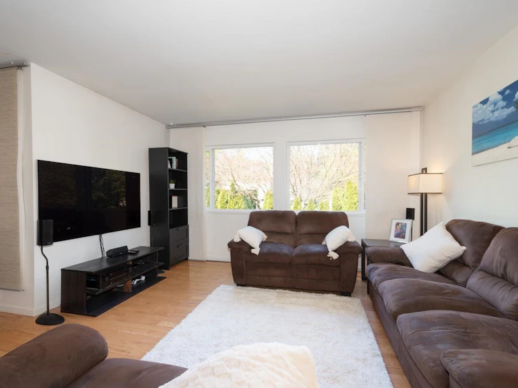 928-930 E 14th Avenue, Vancouver, BC, V5T 2N8 - 4