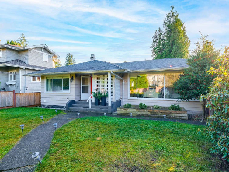 2250 Haywood Avenue, West Vancouver, BC, V7V 1X5 - 2