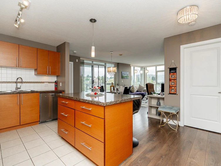 902-2225 Holdom Avenue, Burnaby, BC, V5B 0A1 - 6