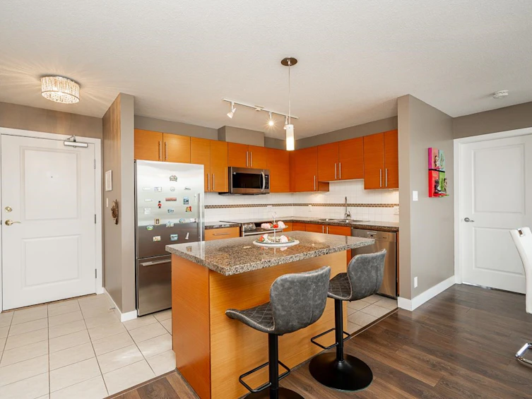 902-2225 Holdom Avenue, Burnaby, BC, V5B 0A1 - 8