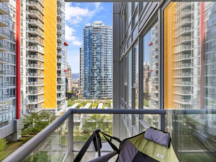 809-131 Regiment Square, Vancouver, BC, V6B 1X6 - 17