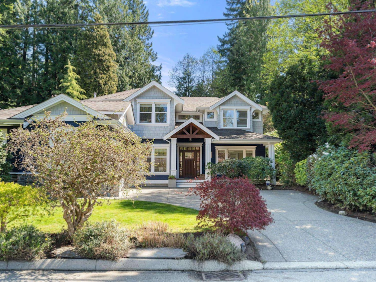 3722 Emerald Drive, North Vancouver, BC, V7R 3B8 - 2