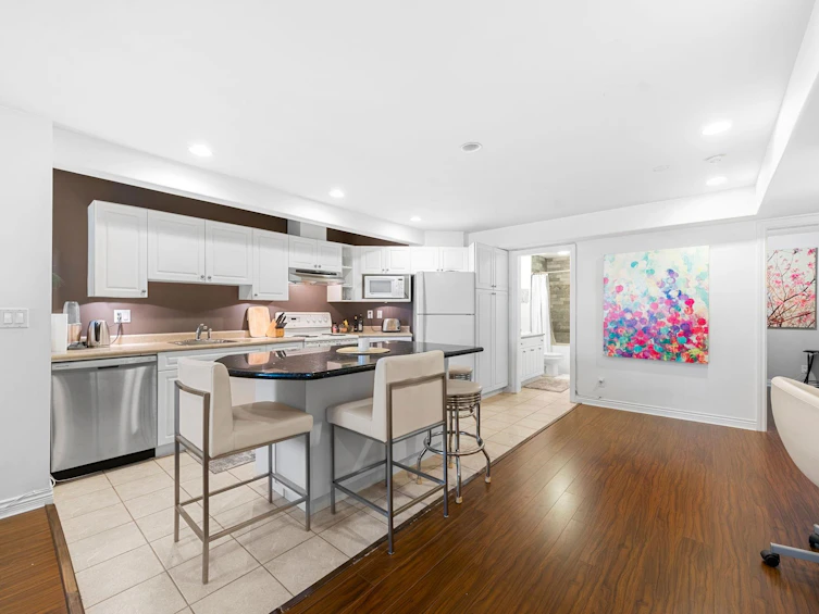 3722 Emerald Drive, North Vancouver, BC, V7R 3B8 - 34