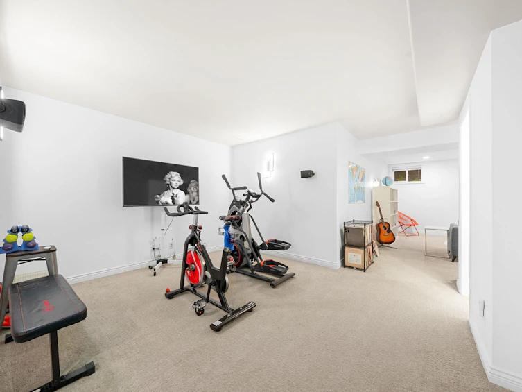 3722 Emerald Drive, North Vancouver, BC, V7R 3B8 - 33