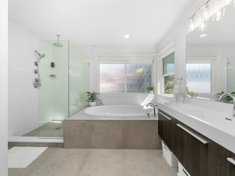 3722 Emerald Drive, North Vancouver, BC, V7R 3B8 - 25
