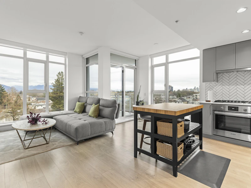 601 - 2435 Kingsway Mews, Vancouver BC