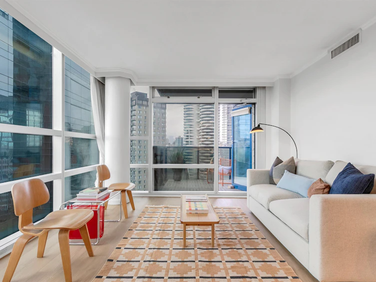 2103-1050 Burrard Street, Vancouver, BC, V6Z 2S3 - 3