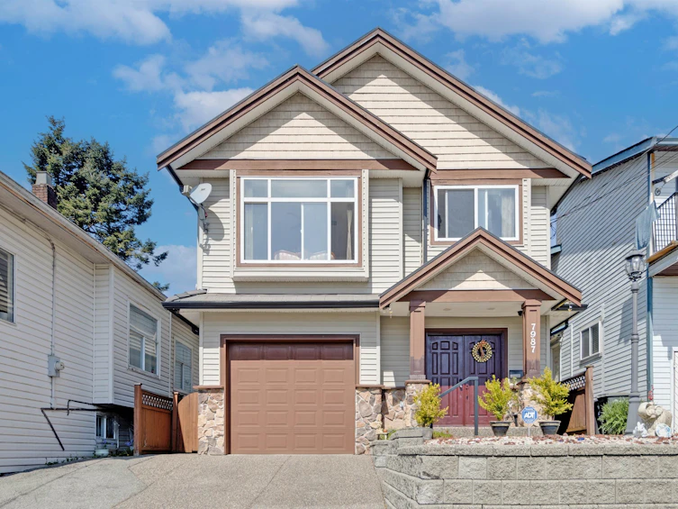 7987 13th Avenue, Burnaby, BC, V3N 2E8