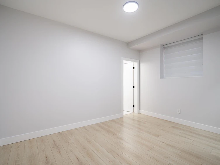 15673 Thrift Avenue, Surrey, BC, V4B 2M3 - 33
