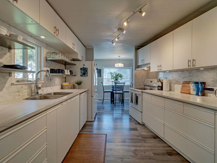 4516 Hupit Street, Sechelt, BC, V0N 3A0 - 6