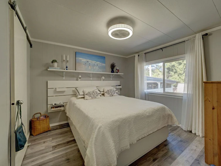 4516 Hupit Street, Sechelt, BC, V0N 3A0 - 16