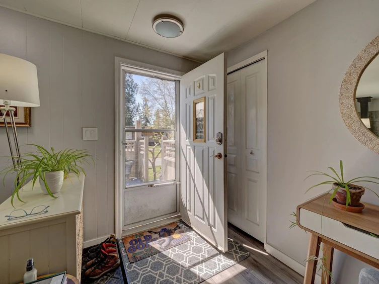 4516 Hupit Street, Sechelt, BC, V0N 3A0 - 4
