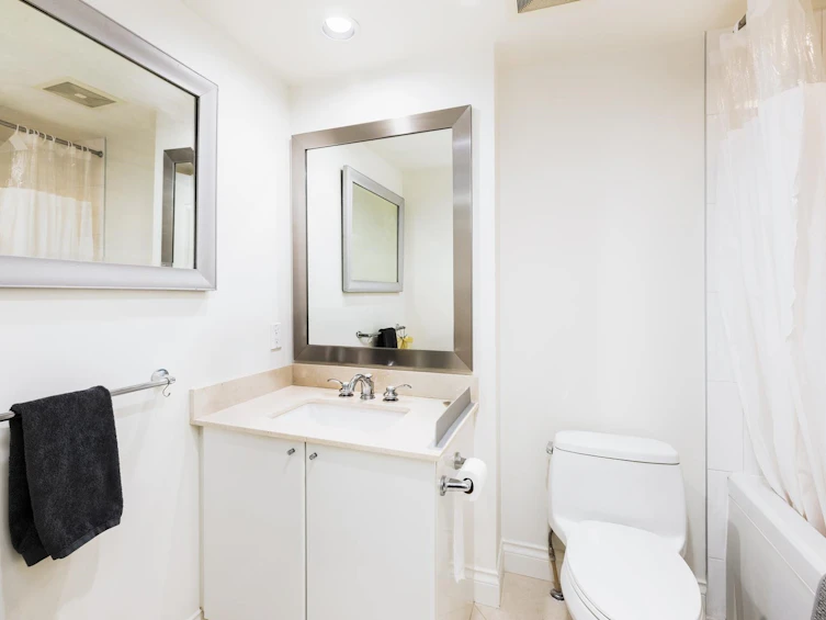 607-133 E Esplanade Avenue, North Vancouver, BC, V7L 1A1 - 7
