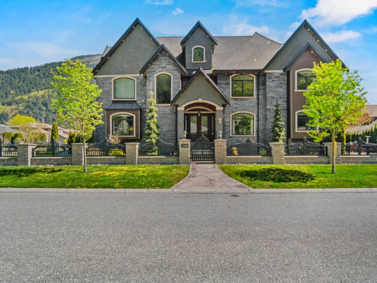 220 Balsam Avenue, Harrison Hot Springs, BC, V0M 1K0 - 2