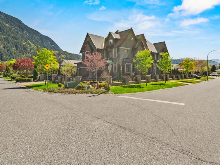 220 Balsam Avenue, Harrison Hot Springs, BC, V0M 1K0 - 40