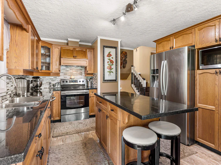 1181 Frost Road, Columbia Valley, BC, V2R 4X8 - 9