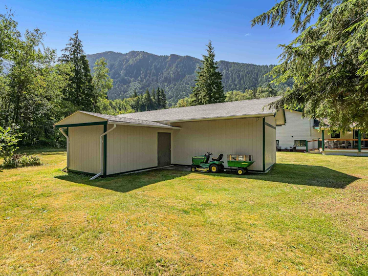 1181 Frost Road, Columbia Valley, BC, V2R 4X8 - 24