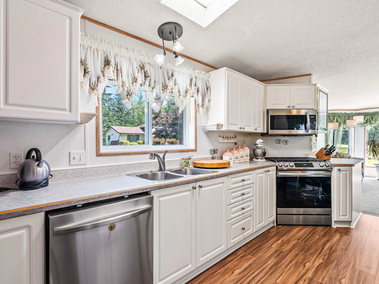 1181 Frost Road, Columbia Valley, BC, V2R 4X8 - 30