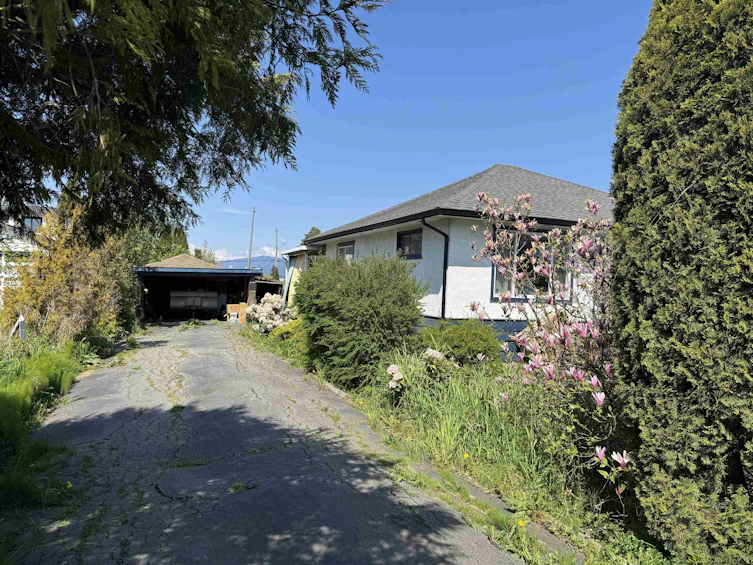 12609 113 Avenue, Surrey, BC, V3V 3M1