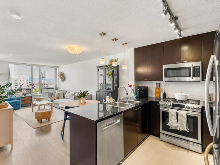 1702-39 Sixth Street, New Westminster, BC, V3L 0B3 - 2