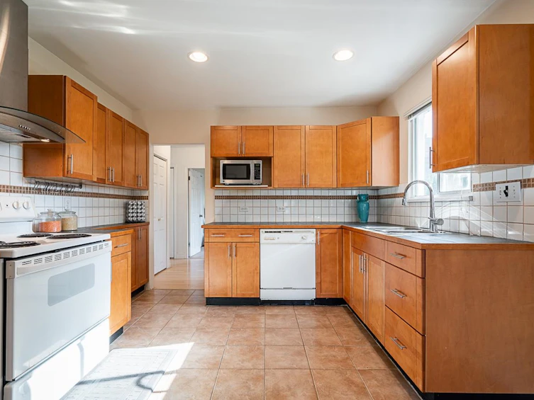 10765 141a Street, Surrey, BC, V3T 4R6 - 7