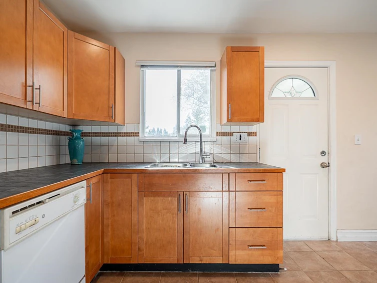 10765 141a Street, Surrey, BC, V3T 4R6 - 10