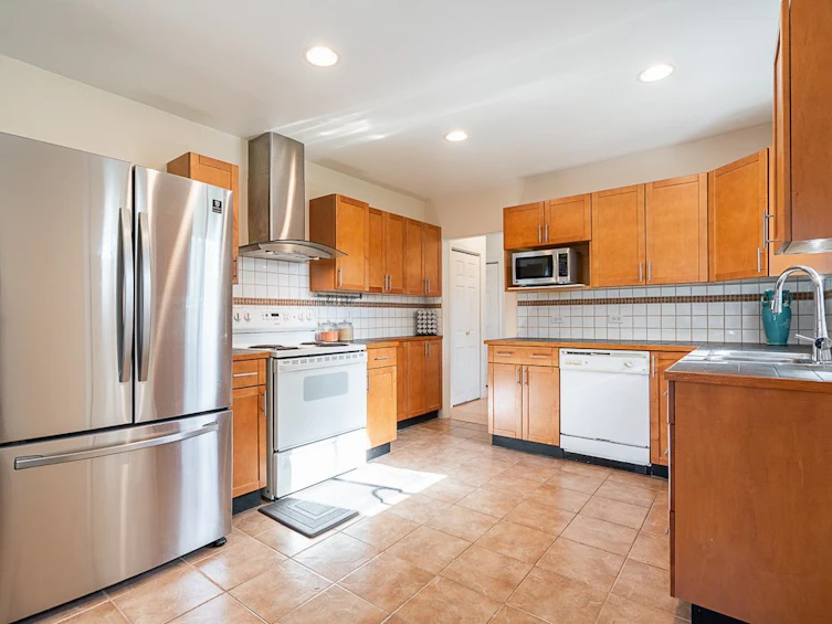 10765 141a Street, Surrey, BC, V3T 4R6 - 8