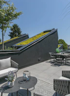 46 W King Edward Avenue