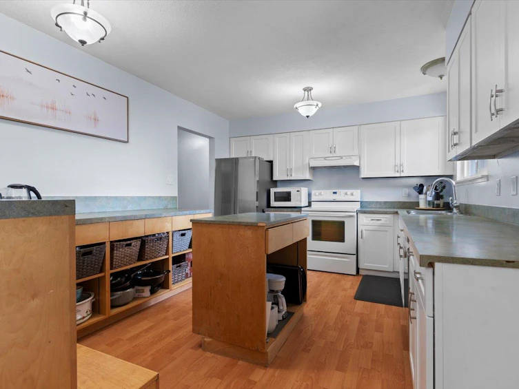 3465 Sussex Street, Abbotsford, BC, V2S 5A7 - 5
