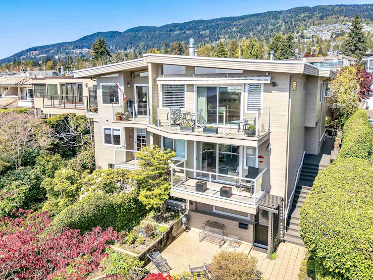 2343 Bellevue Avenue, West Vancouver, BC, V7V 1C9 - 2