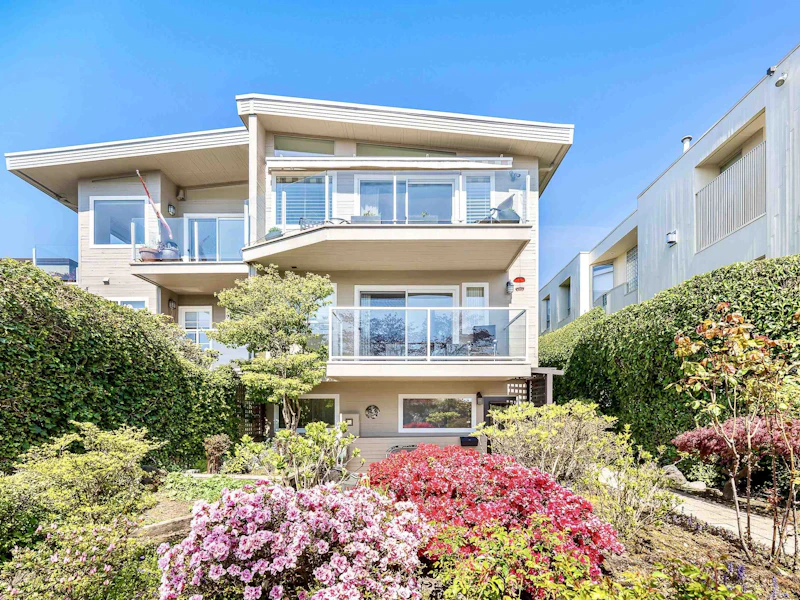 2343 Bellevue Avenue, West Vancouver BC V7V 1C9