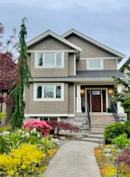 882 W 24th Avenue