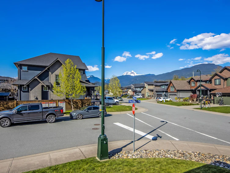39157 Falcon Crescent, Squamish, BC, V8B 0V3 - 4