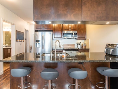 415-11887 Burnett Street - 5