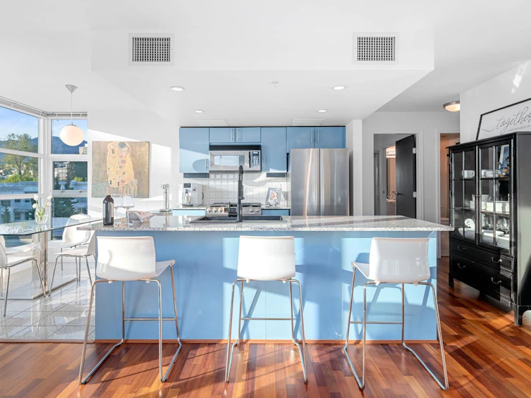 806-188 E Esplanade Avenue, North Vancouver, BC, V7L 4Y1 - 2