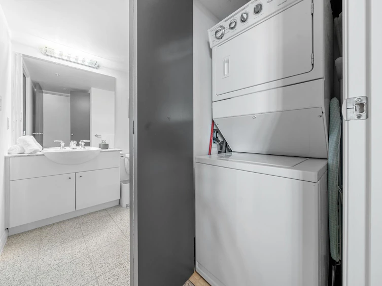 806-188 E Esplanade Avenue, North Vancouver, BC, V7L 4Y1 - 28