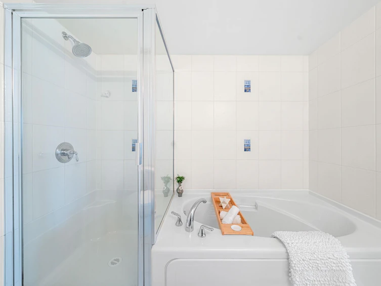 806-188 E Esplanade Avenue, North Vancouver, BC, V7L 4Y1 - 24