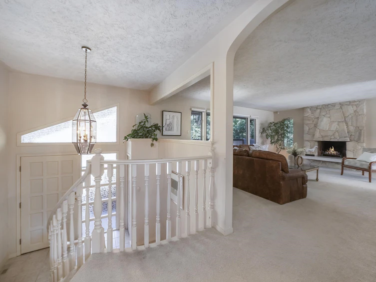 4710 Meadfeild Road, West Vancouver, BC, V7W 2W6 - 2