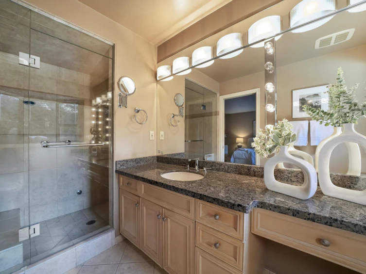 4710 Meadfeild Road, West Vancouver, BC, V7W 2W6 - 17