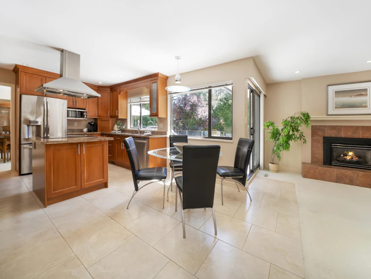 4710 Meadfeild Road, West Vancouver, BC, V7W 2W6 - 12