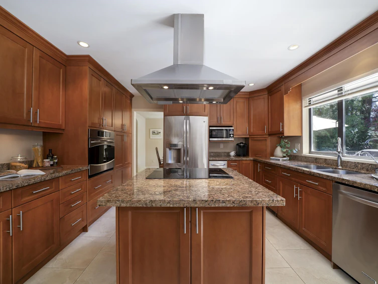 4710 Meadfeild Road, West Vancouver, BC, V7W 2W6 - 9