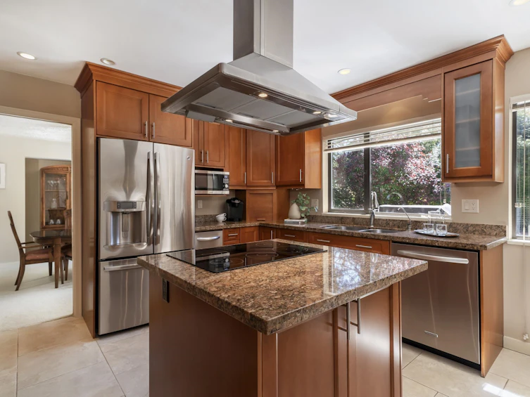 4710 Meadfeild Road, West Vancouver, BC, V7W 2W6 - 10